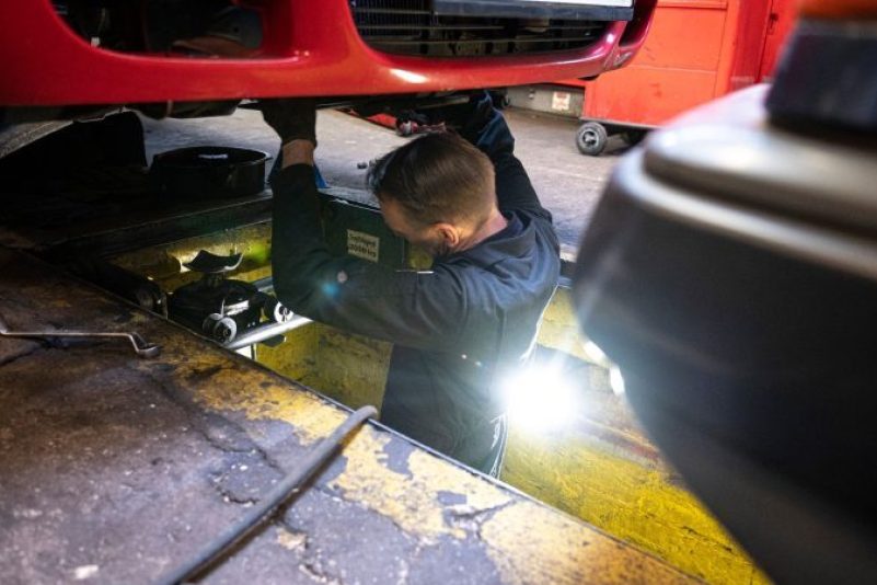 Wer ein Auto besitzt, muss sich in den kommenden Jahren auf höhere Prämien für die Kfz-Versicherung einstellen.