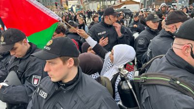 Von 35 pro-palästinensischen Kundgebungen in Berlin seit dem 24. Oktober wurde etwa die Hälfte untersagt - die Berliner Polizei betont aber, es werde jeder Einzelfall geprüft.