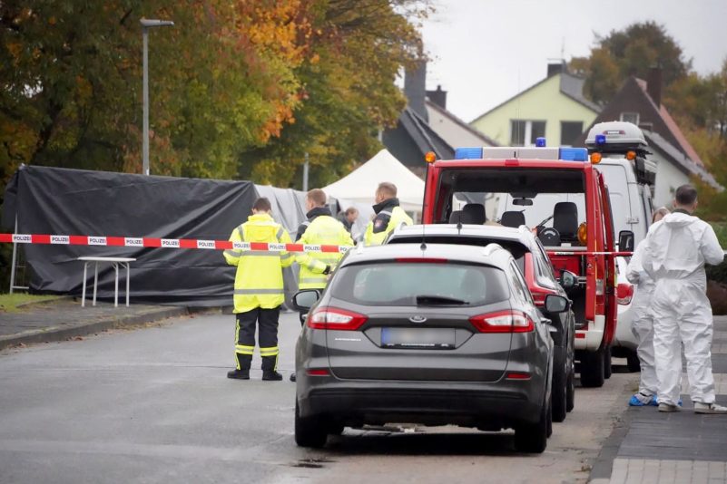 Nach dem Fund einer männlichen Leiche in Horn-Bad Meinberg im Kreis Lippe ermittelt eine Mordkommission. (zu dpa «Toter auf Wiese gefunden - Poliz