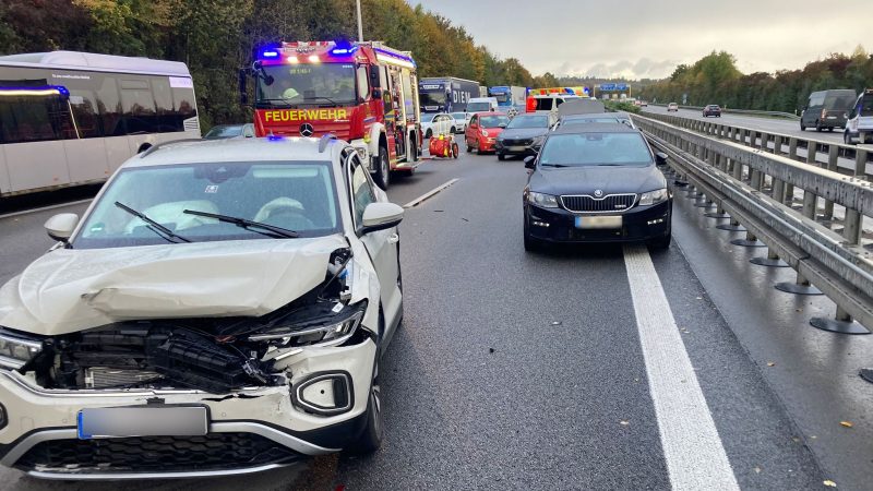 Am Freitagnachmittag fuhren auf der Autobahn 81 85 Fahrzeuge an 17 verschiedenen Unfallstellen aufeinander.