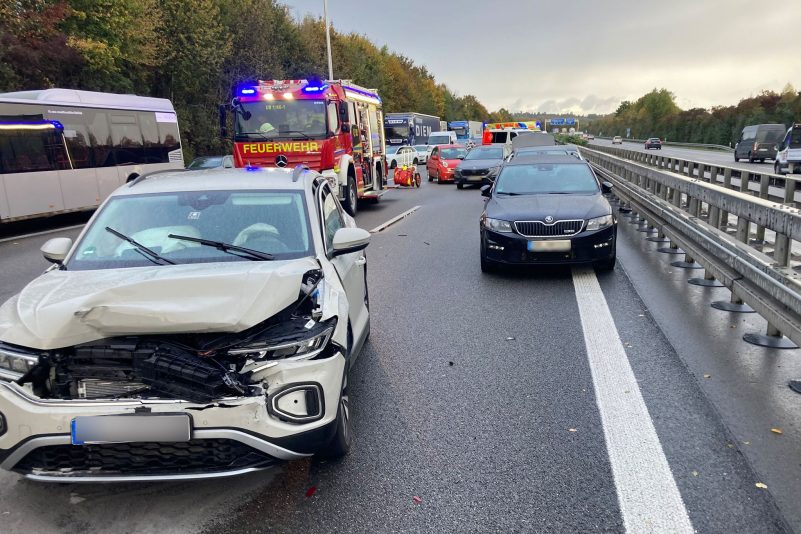 Am Freitagnachmittag fuhren auf der Autobahn 81 85 Fahrzeuge an 17 verschiedenen Unfallstellen aufeinander.