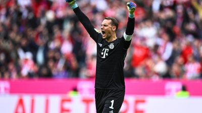 Manuel Neuer feierte nach seiner langen Auszeit das Comeback im Bayern-Tor.