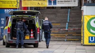 Am Bahnhof der baden-württembergischen Landeshauptstadt gab es am Vormittag eine Bedrohungslage - die Polizei hat ihn vorübergehend geräumt.