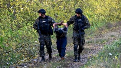 Ungarns Geheimdienst warnt: Terroristen nahe EU-Grenze