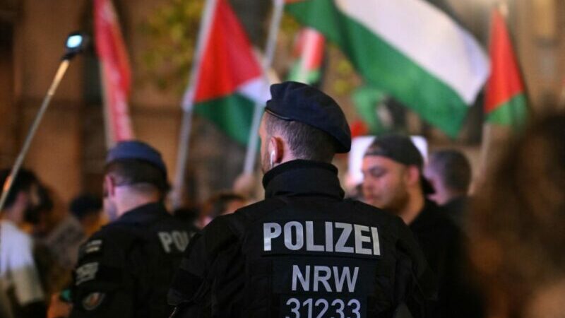 Faeser zieht „rote Linie“ gegen „islamischen Gottesstaat“ auf deutschem Boden