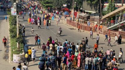 Massenproteste in Bangladesch: Textilarbeiter fordern höhere Löhne
