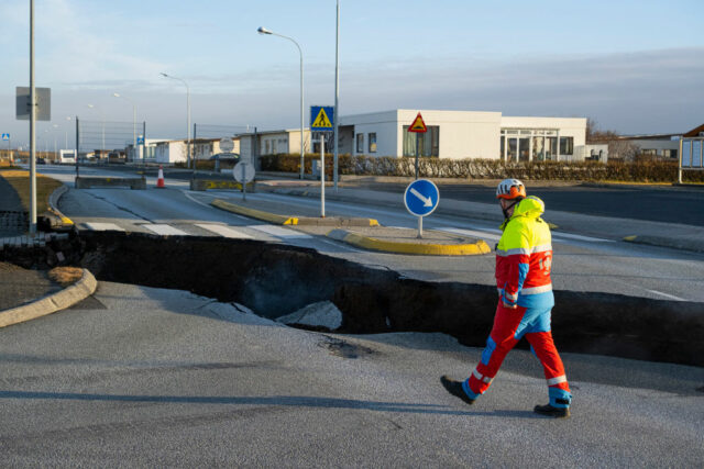 Riss in der Straße auf Island