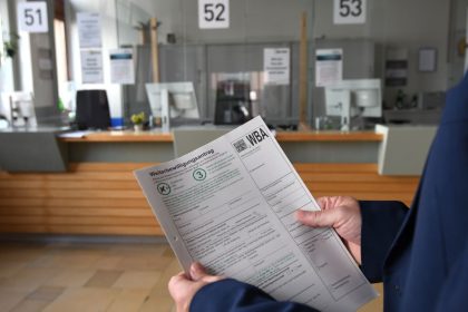 Arbeitslosigkeit: Leicht gesunken und gleichzeitig mehr Arbeitslose als November 2022