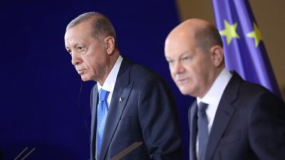 Heikler Besuch bei Scholz bleibt ohne Eklat – Erdoğan: „Wir haben keine Schulden bei Israel“