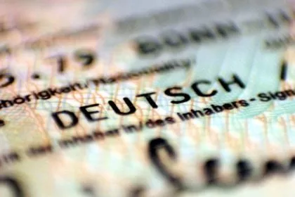 Fachkräftemangel: Arbeitgeberverbände befürworten Einbürgerungsreform