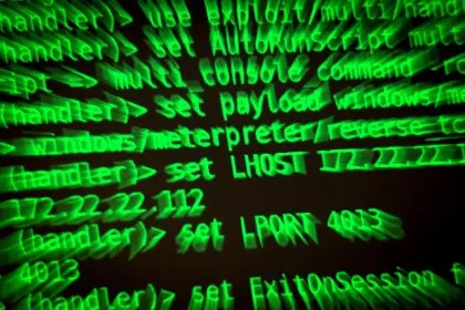 Ukraine: Cyberangriff auf russisches Verteidigungsministerium – Debatte um 50-Milliarden-Euro-Paket