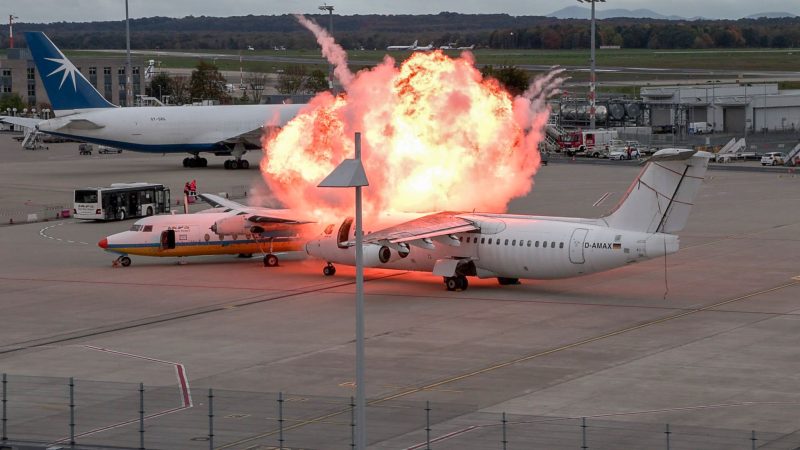 Feuerball am Flughafen: Proben den Notfall