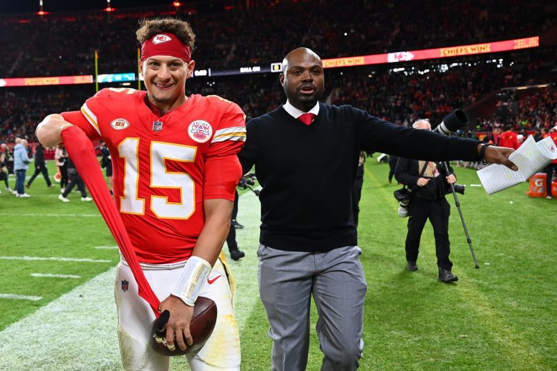 Will wieder nach Deutschland kommen: Patrick Mahomes (l).