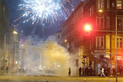 Streit über großes Abfeuern: Mehrheit sieht Böller negativ