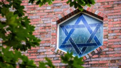 Brandanschlag auf Synagoge in niedersächsischem Oldenburg löst Polizeieinsatz aus