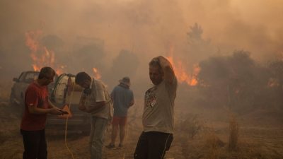 Rhodos: Waldbrände schrecken Touristen nicht