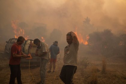 Rhodos: Waldbrände schrecken Touristen nicht