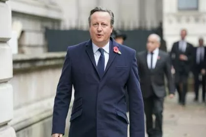 Britische Rochaden: Innenministerin Braverman entlassen, Ex-Premier Cameron wird Außenminister