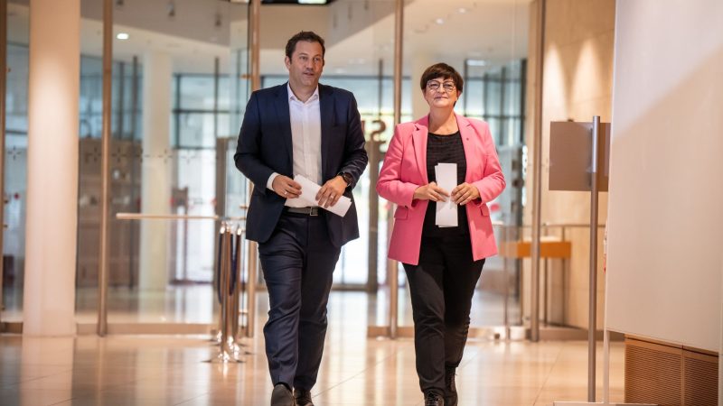 SPD auf Zukunftskurs: Parteispitze bereitet sich auf die nächsten zwei Jahre „Transformation“ vor