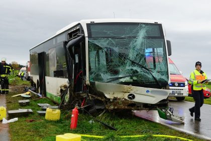 Zehn Verletzte bei Schulbusunfall in Baden-Württemberg