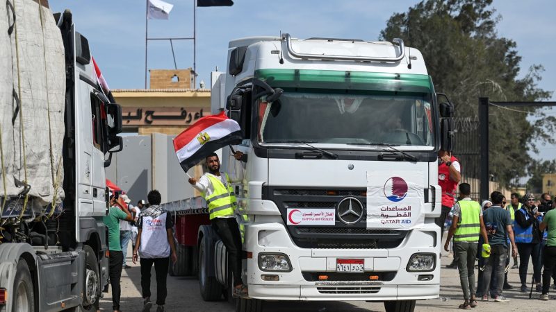 Tankwagen liefert Treibstoff in Gazastreifen