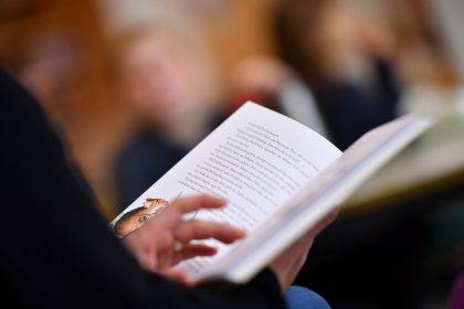 Bundesbildungsministerin: Kindern jeden Tag vorlesen