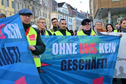 Tarifstreit: Verdi willigt Gespräch mit Handelsverband ein
