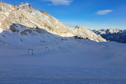 Skifahren zum Saisonstart an der Zugspitze teurer