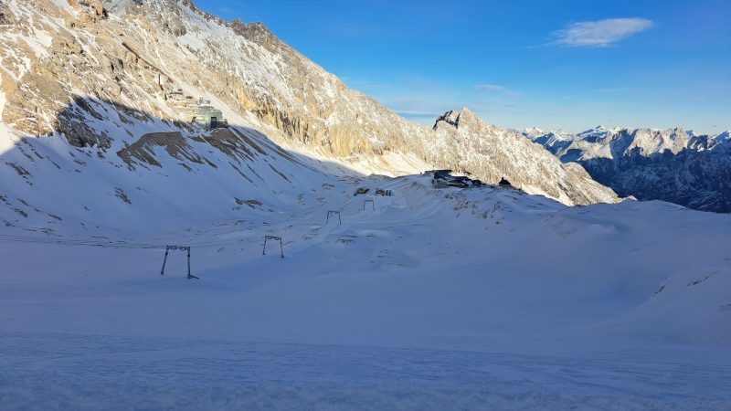 Am 1. Dezember will die Zugspitze in die Wintersaison starten.
