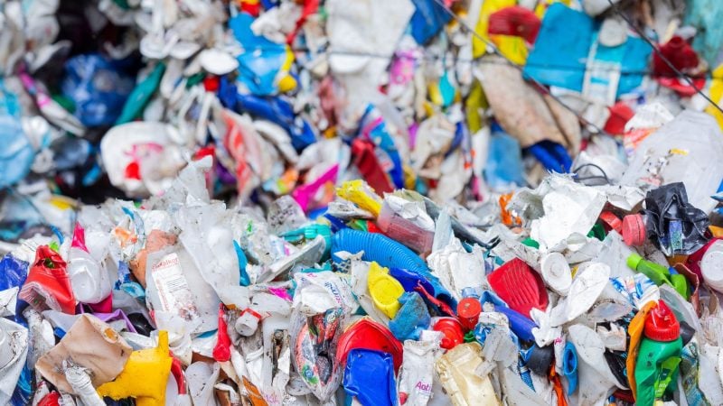 Weltweit wird mehr und mehr Plastik produziert – und nur ein kleiner Teil davon recycelt.