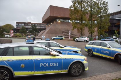 NRW: Großeinsatz an Schule nach Drohanruf von 14-Jähriger