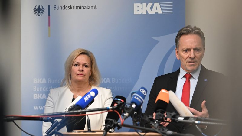 Innenministerin Nancy Faeser und BKA-Präsident Holger Münch geben ein Statement. Seit dem Hamas-Angriff wurden in Deutschland mehr als 3500 Straftaten registriert.