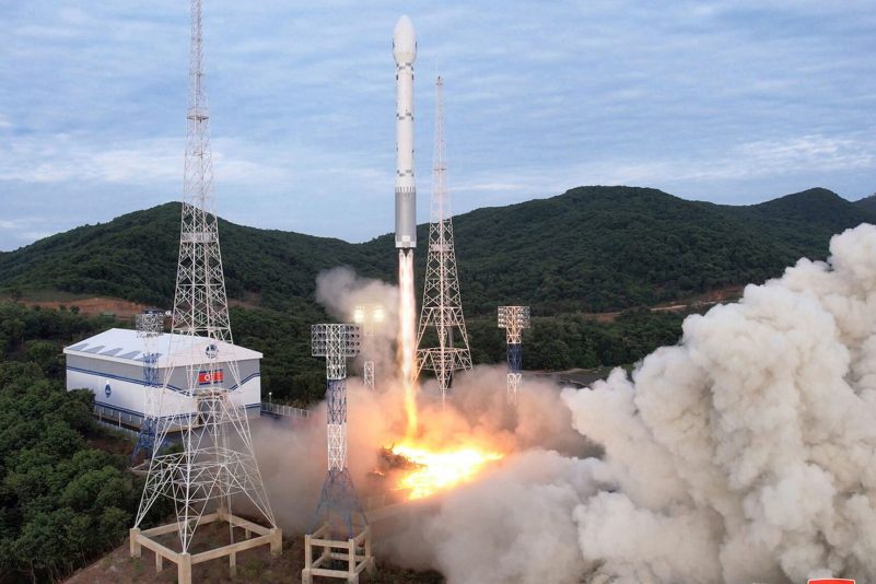 Start einer Trägerrakete «Chollima-1» vom Seohae Satelliten Start Komplex an der Westküste Nordkoreas.