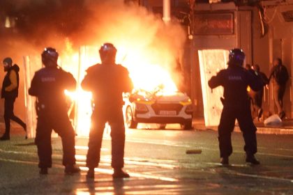 Dublin: Ausschreitungen nach Messerangriff auf Kinder