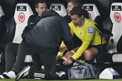 Trauriges Rekordspiel: Referee Brych erleidet Kreuzbandriss