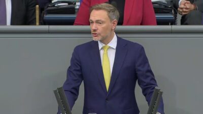 Bundesfinanzminister Christian Lindner (FDP) bei seiner Rede zum Nachtragshaushaltsgesetz 2023 am 1. Dezember 2023.
