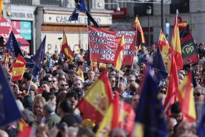 Tausende protestieren in Spanien gegen Amnestie für katalanische Unabhängigkeitsbefürworter
