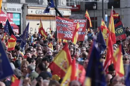 Tausende protestieren in Spanien gegen Amnestie für katalanische Unabhängigkeitsbefürworter