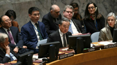 Chinas Außenminister spricht über Epidemie – während der UNO-Sitzung über Israel-Hamas