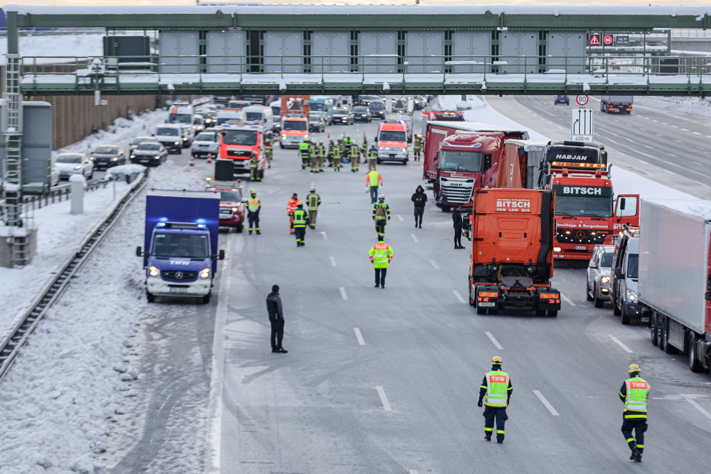Streugut ist genug da Autobahn GmbH sieht keine Engpässe