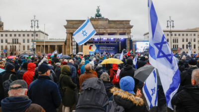 Mehrere tausend Menschen bei Demonstration gegen Antisemitismus