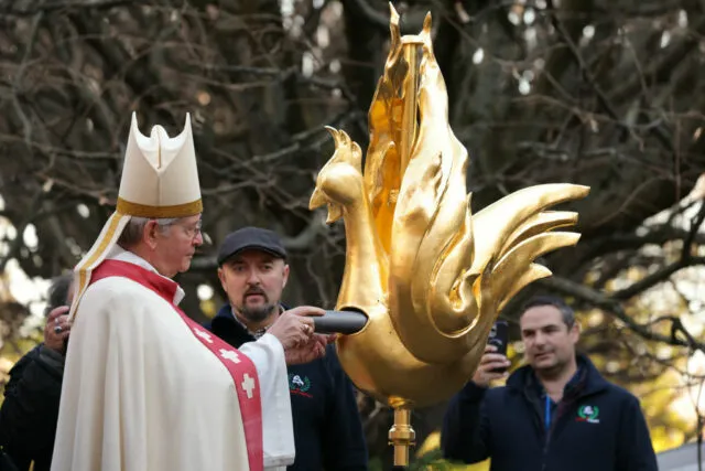 Im goldenen Hahn sind u.a. Reliquien