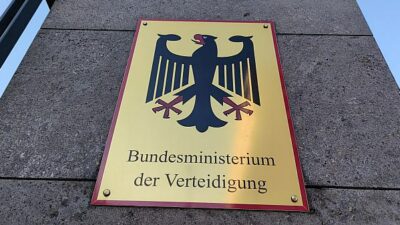 Verteidigungsministerium eröffnet in Berlin erstes Veteranenbüro
