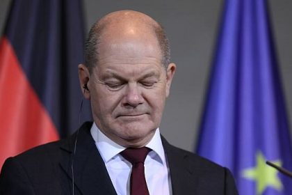 Ein angeschlagener Kanzler spricht zu seiner Partei