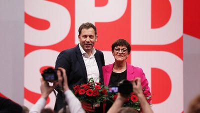 Klingbeil und Esken als SPD-Doppelspitze wiedergewählt