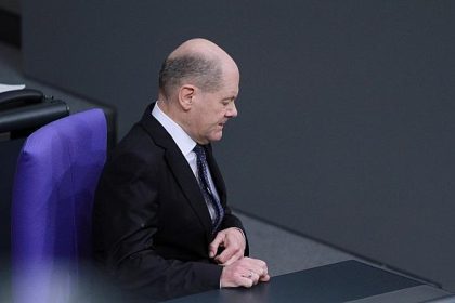 Scholz hat wieder Corona und arbeitet „vom Schreibtisch aus“