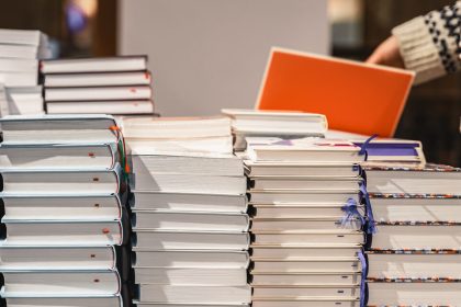 Buchgroßhändler will kleinere Buchhandlungen nicht mehr über Nacht beliefern