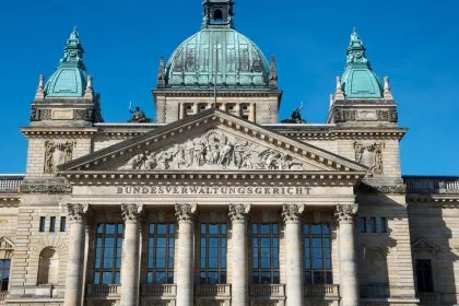 Verfassungstreue versus freie Meinungsäußerung: Wo zieht der Staat die Linie?