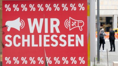 Keine guten Zeiten für Unternehmer: Immer mehr Firmen in Deutschland droht Experten zufolge wegen schwächelnder Konjunktur und steigender Kosten die Insolvenz.