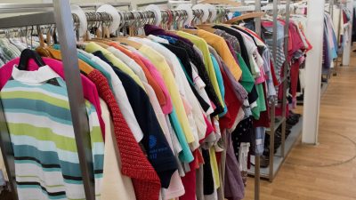 EU: Unternehmen dürfen unverkaufte Kleidung nicht mehr vernichten